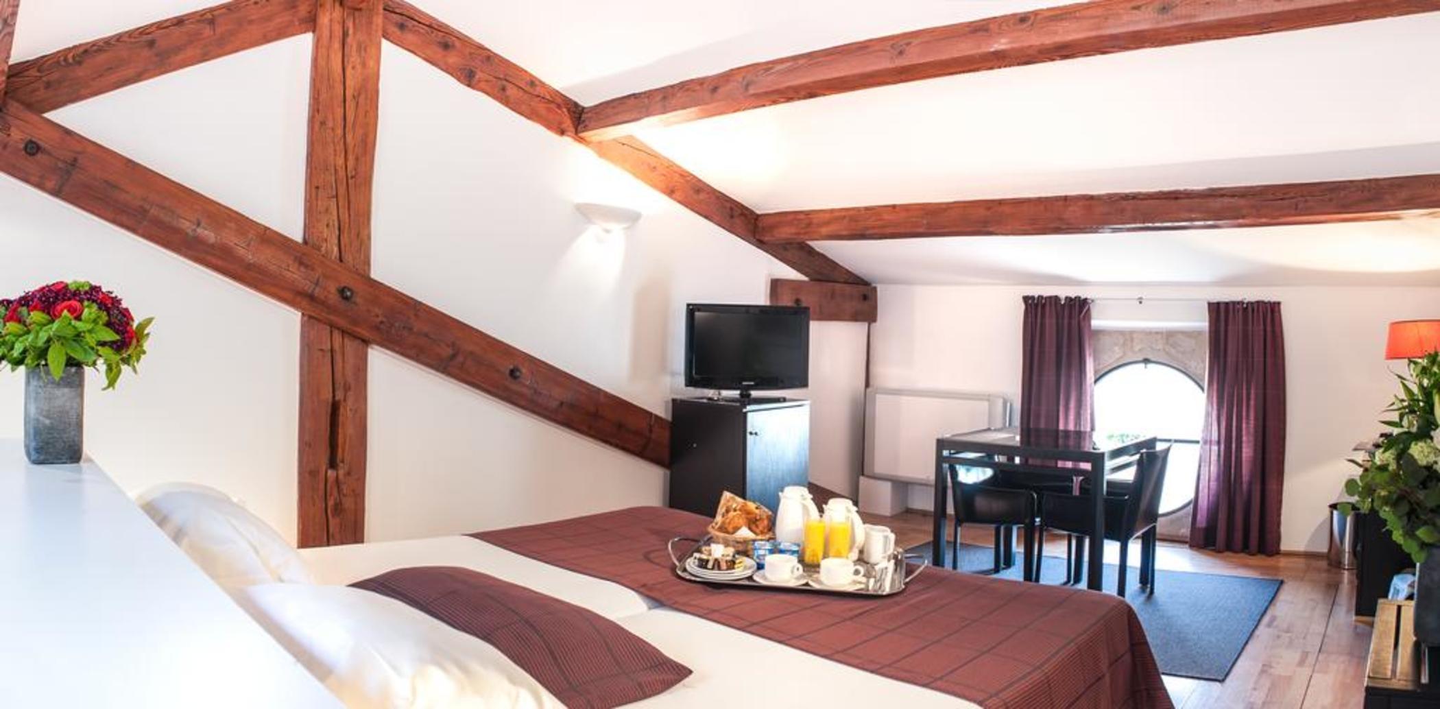 Cloitre Saint Louis 4*