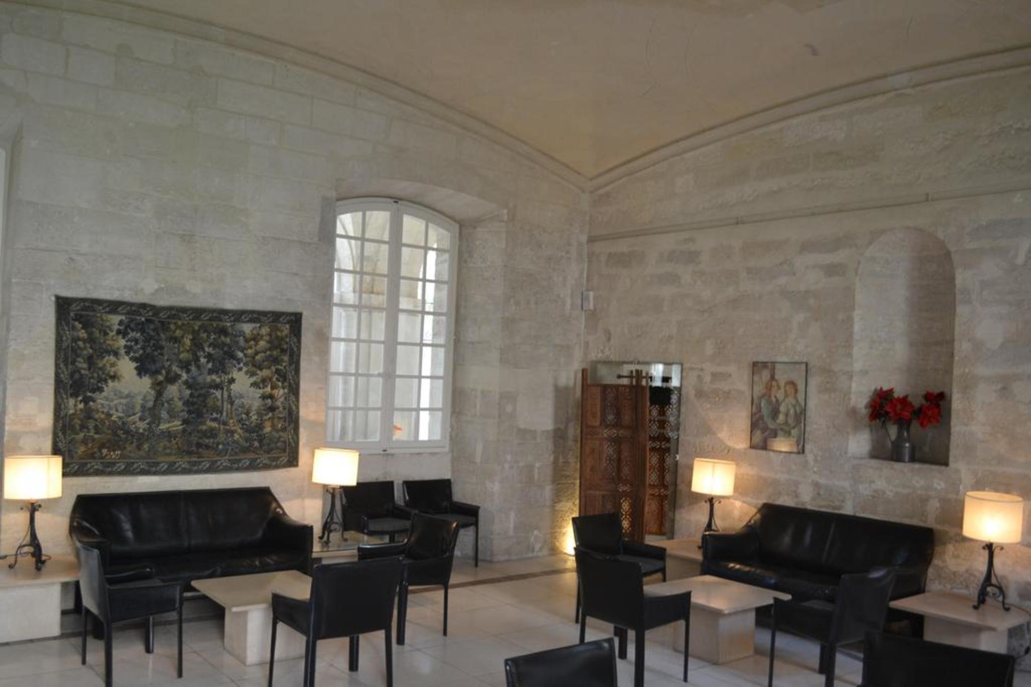 Cloitre Saint Louis 4*